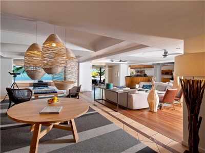Beach Club lobby