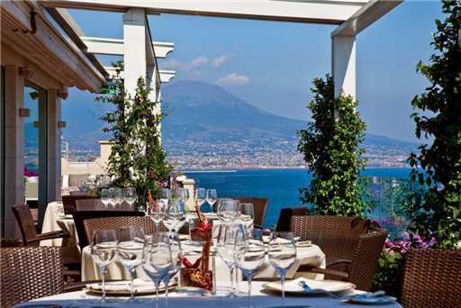 Grand Hotel Vesuvio Restaurant Außenbereich