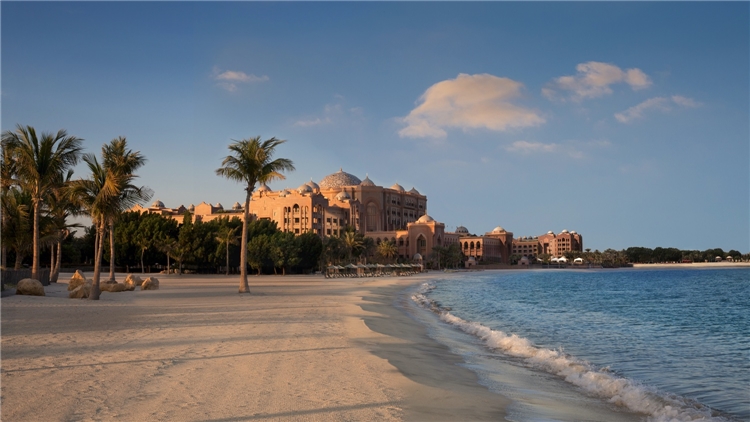 Emirates Palace Außenansicht
