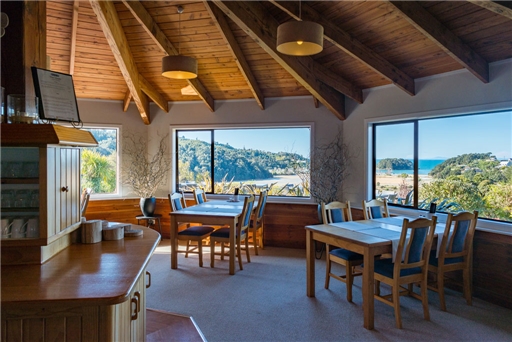 Dining Kimi Ora Spa Resort