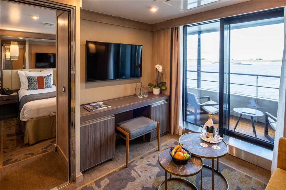 Nicko Cruises World Voyager Navigator Suite