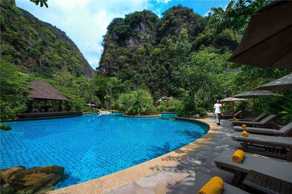 The Banjaran Hotsprings Retreat Pool