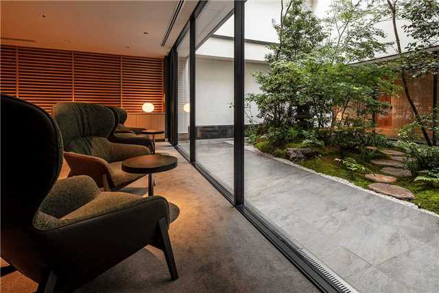 Enso Ango Tomi II Lounge