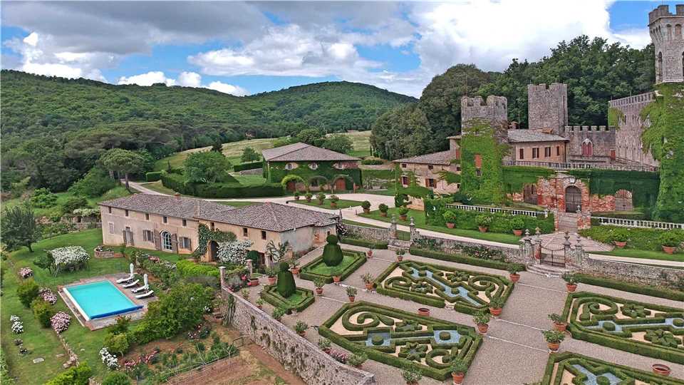 Villa La Limonaia und Castello di Celsa Außenansicht - Toskana
