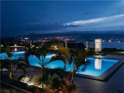 Mantis Kivu Marina Bay Hotel Pool