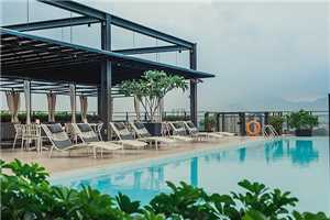 WEIL Hotel Pool