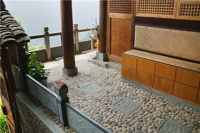 Li an Lodge Foyer