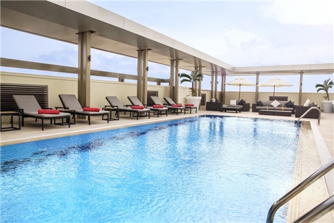 Centro Shaheen Hotel by Rotana Pool