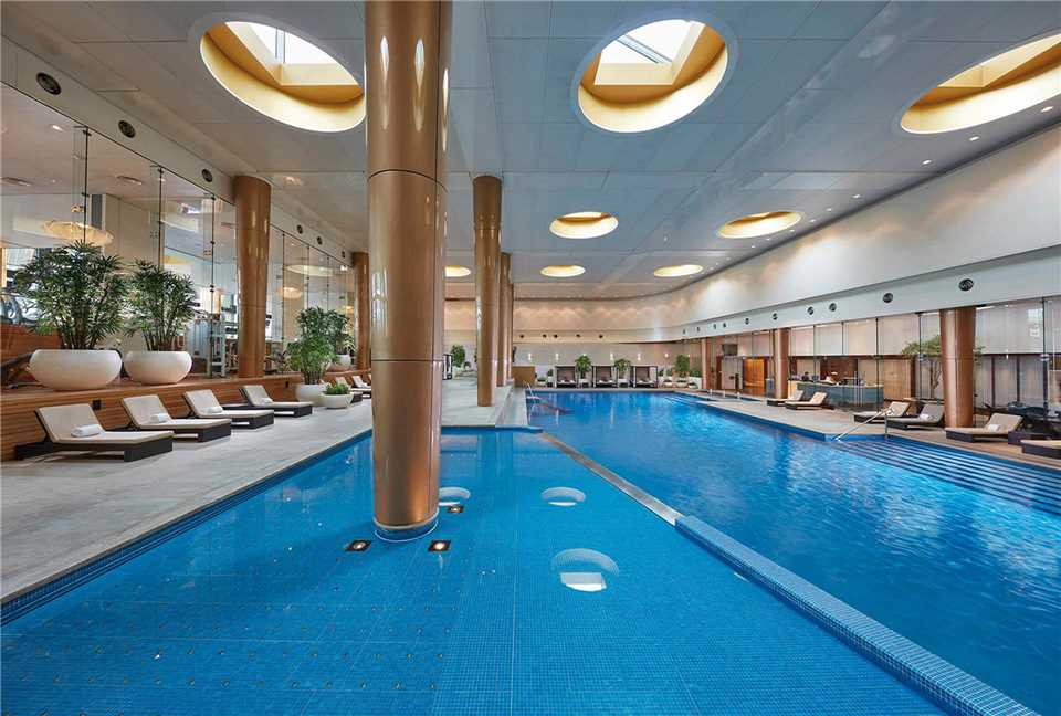 Crown Towers Melbourne Pool