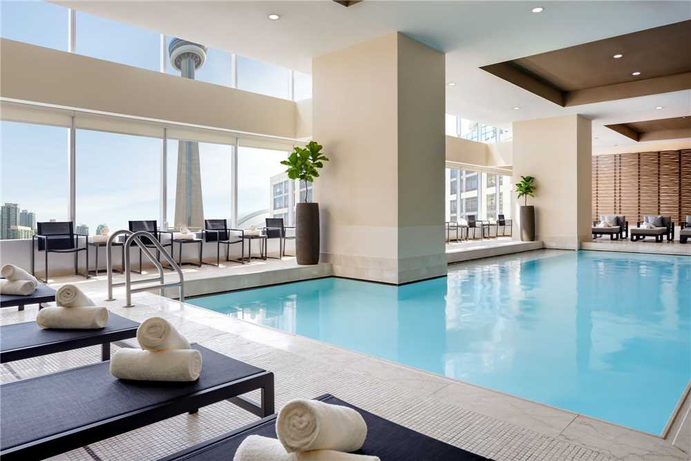 The Ritz Carlton Pool