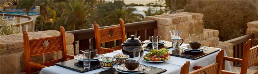 Mövenpick Resort & Spa Dead Sea Dinner