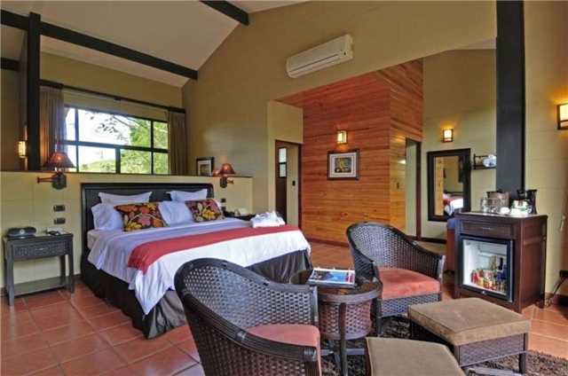 Arenal Kioro Suites and Spa Zimmer