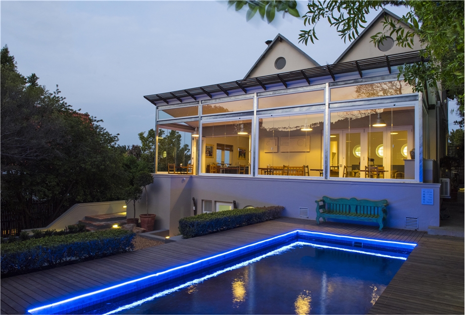 Four Rosmead Pool