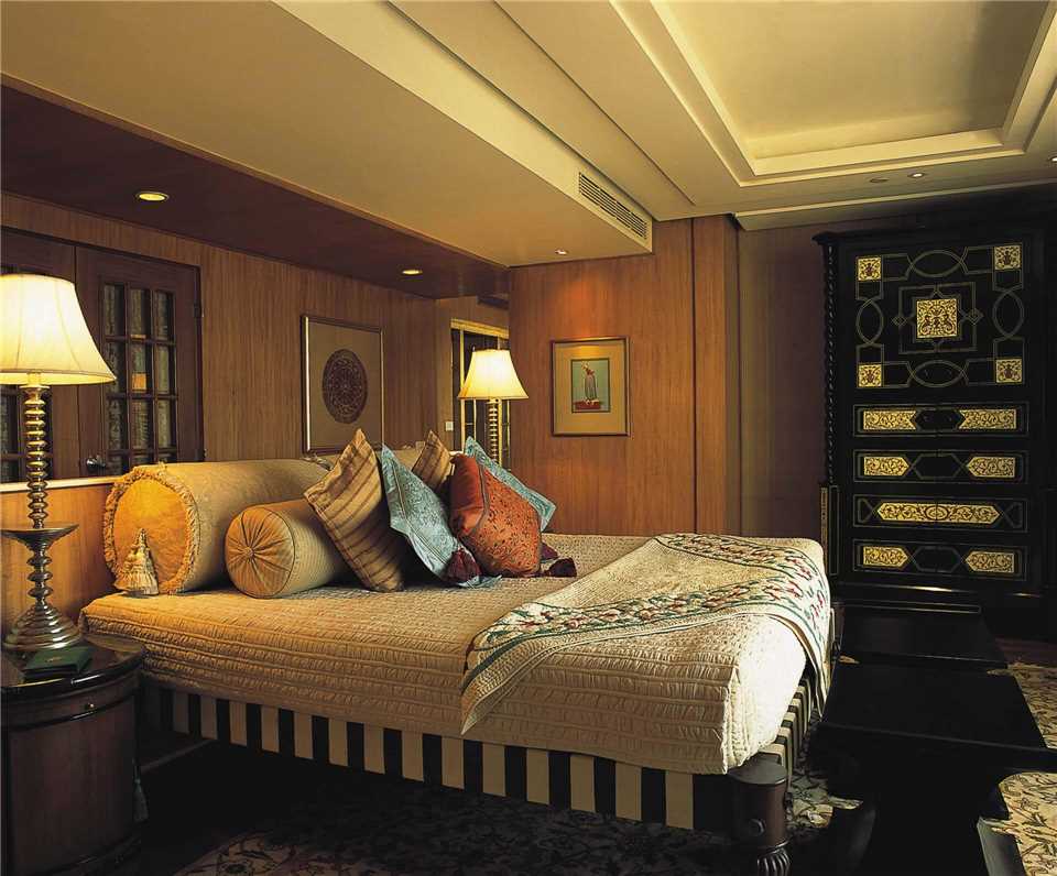 The Oberoi Amarvilas Premier Balcony Room