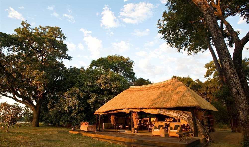 Mchenja Bush Camp Außenansicht