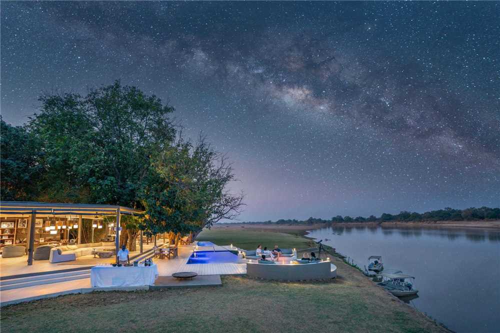 Chinzombo Camp Terrasse