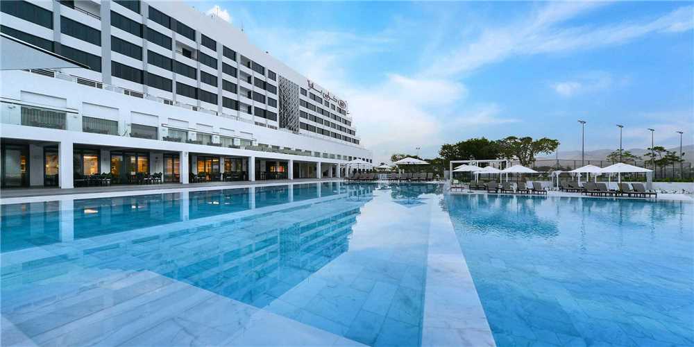 Crowne Plaza Muscat Pool