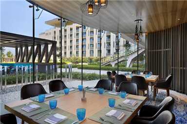 W Muscat Terrasse Restaurant
