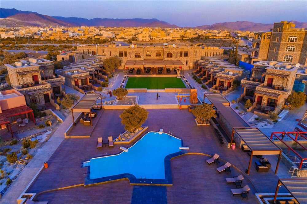Sahab Resort & Spa Luftaufnahme Pool
