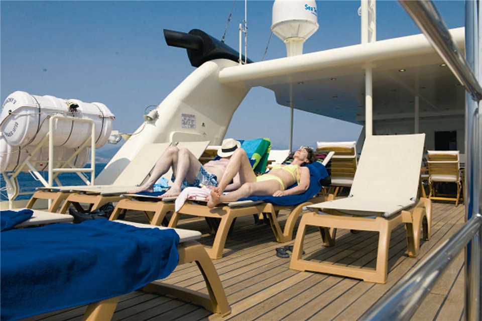 Variety Cruises MY Harmony V Sonnendeck