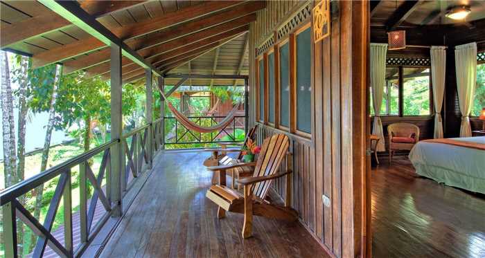 Tortuga Lodge and Gardens Balkon