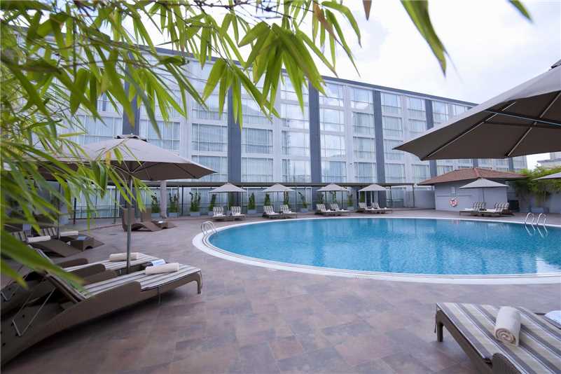 Eastin Grand Hotel Saigon Pool