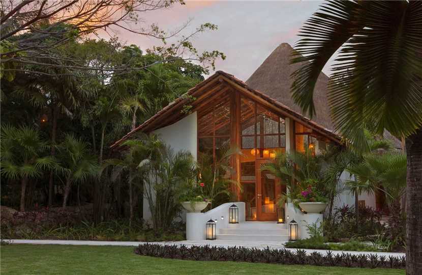 Mahekal Beach Resort Außenansicht