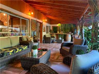 Hare Boutik Lounge