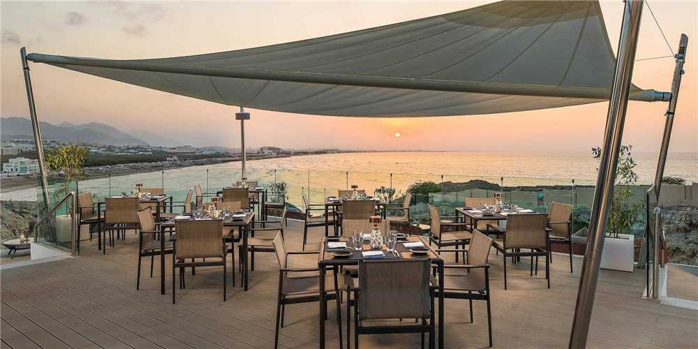 Crowne Plaza Muscat Terrasse