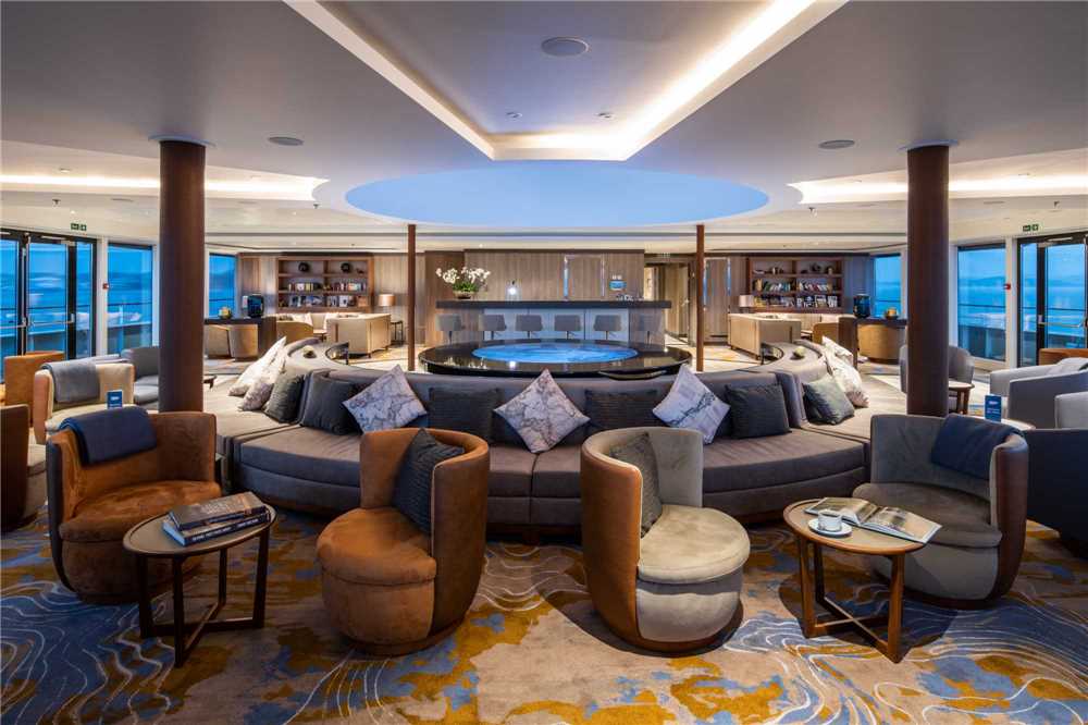 Nicko Cruises World Voyager Observation Lounge