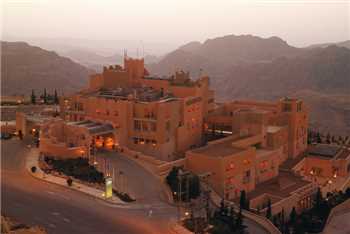 Mövenpick Nabatean Castle Hotel Ansicht