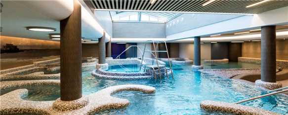 Le Grand Hotel des Thermes Poollandschaft