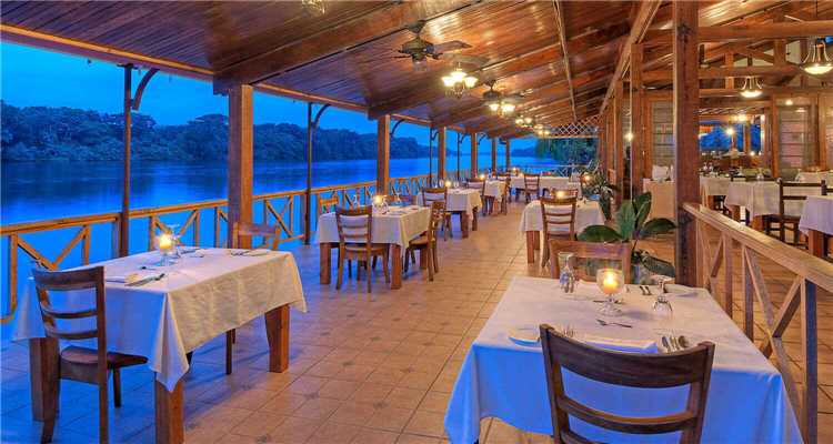 Tortuga Lodge and Gardens Restaurant