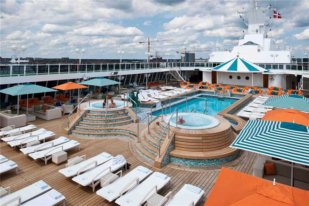 Crystal Cruises Crystal Serenity Pool