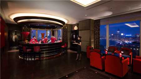 The Peninsula Hotel Bar