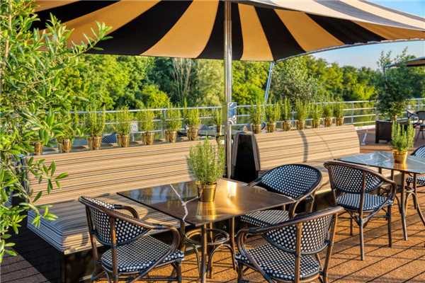 S.S. La Venezia Sundeck