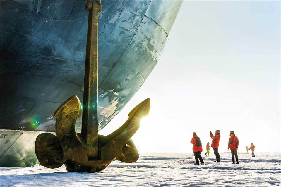 Poseidon Expeditions 50 Years of Victory Anker