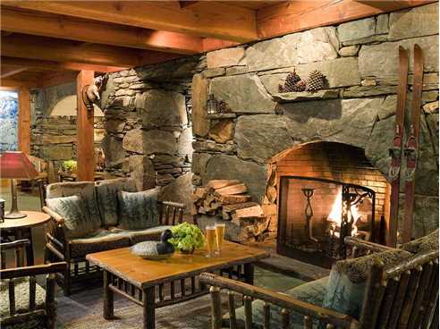 Pitcher Inn Lounge