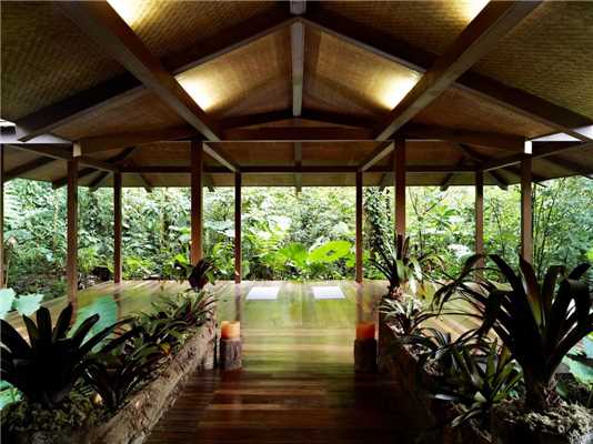 El Silencio Lodge and Spa Lobby