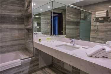 Jose Antonio Deluxe Badezimmer