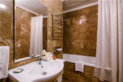Grand Hotel Astrakhan Badezimmer