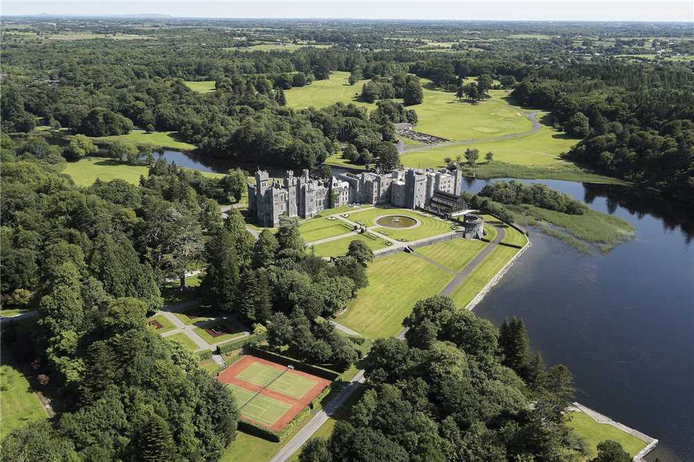Ashford Castle Außenansicht