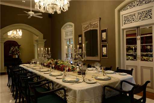 Maniumpathy Restaurant