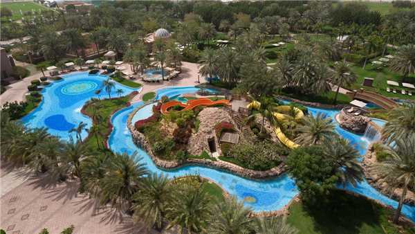 Emirates Palace Pool