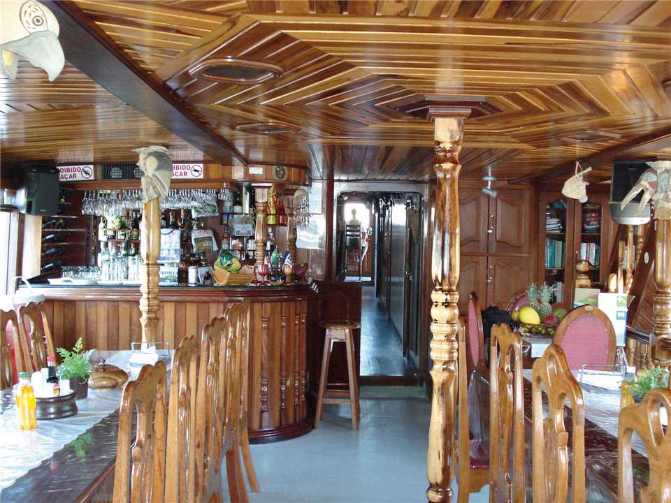 Expeditionsschiff Iracema Restaurant