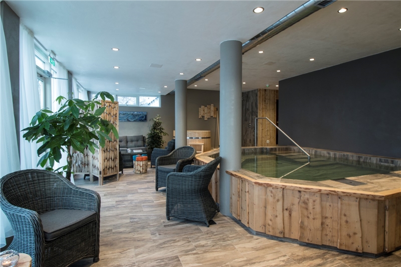Spa Lake Hotel