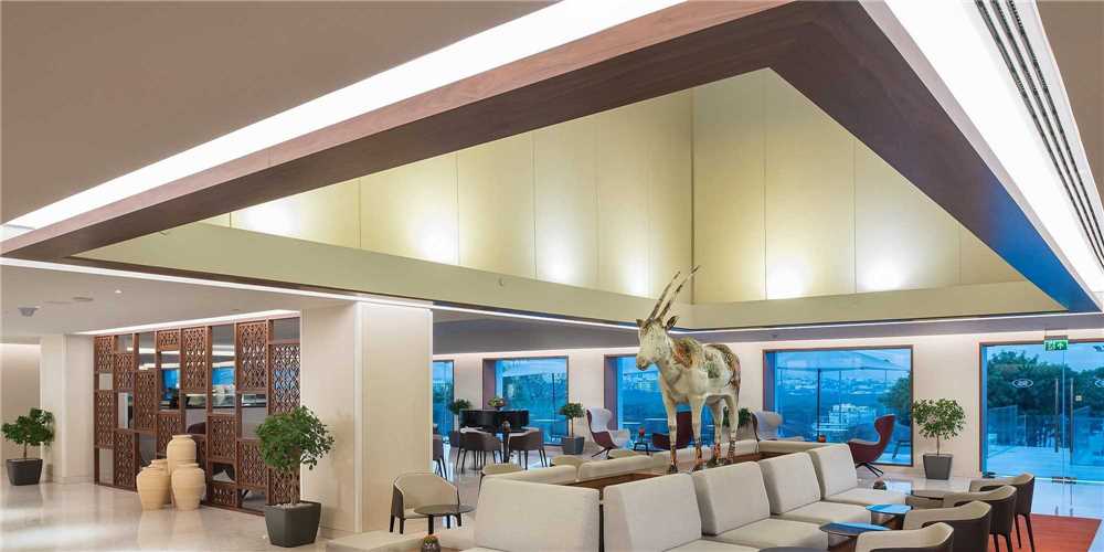 Crowne Plaza Muscat Empfangsbereich