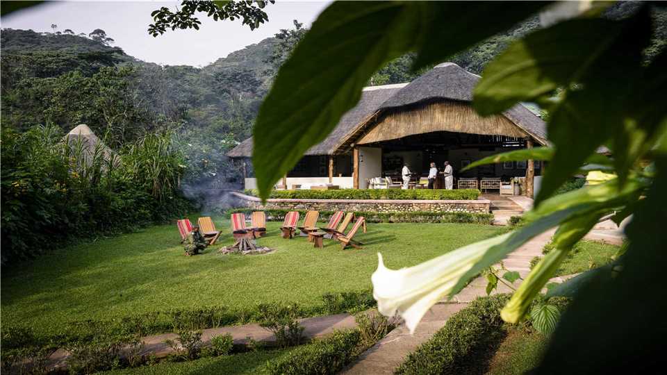 Sanctuary Gorilla Forest Camp Außenansicht