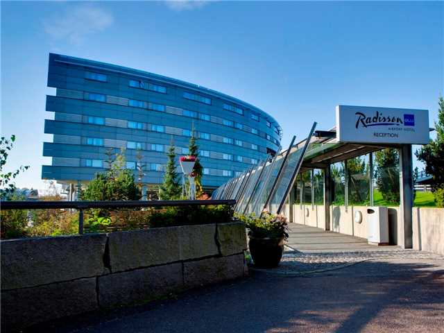 Radisson Blu Airport Hotel Außenansicht