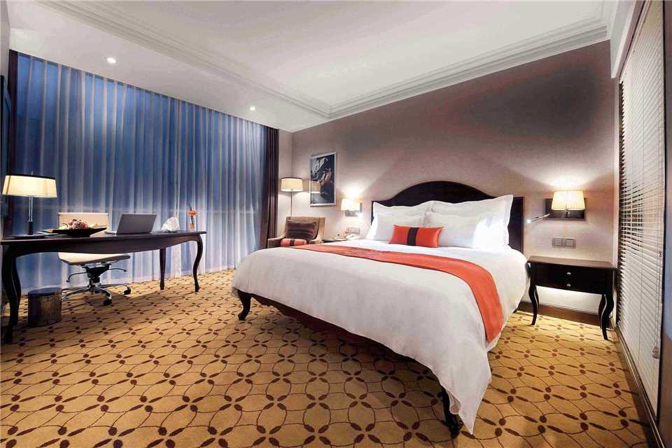 Eastin Grand Hotel Saigon Superior Room
